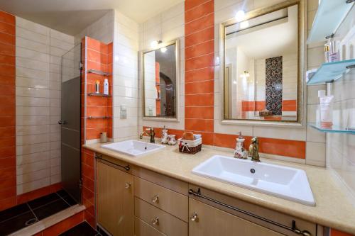 Phòng tắm tại Votana Villa & Apartments