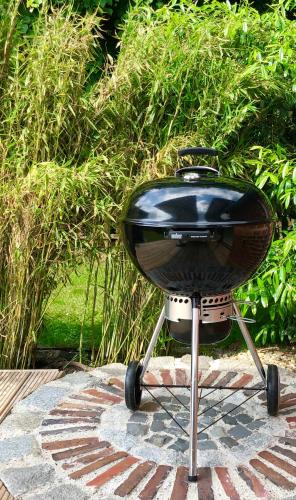 Kemudahan BBQ tersedia untuk tetamu di apartmen