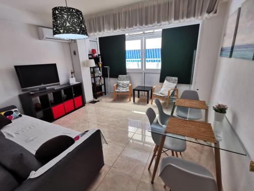 CARIHUELA PLAYASOL APARTAMENTO AL ANDALUS, Torremolinos ...