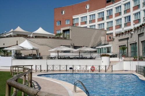 Bazén v ubytování Hotel Roma Aurelia Antica nebo v jeho okolí