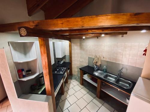 an overhead view of a kitchen with a sink at Tatenda Guest House in Hazyview