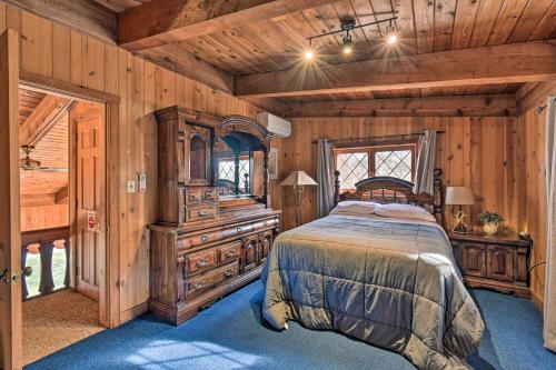 Gallery image of Eagles Nest - Baraboo Cabin on Wisconsin River! in Baraboo