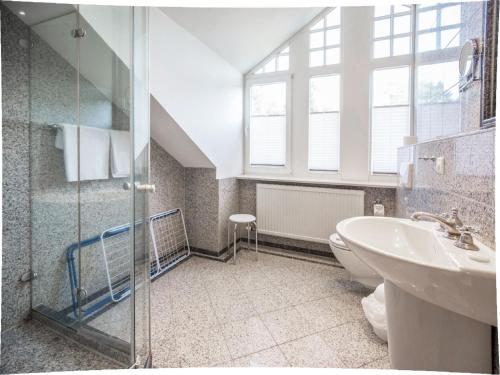 Dünenpark Binz - Komfortplus Ferienwohnung mit 2 Schlafzimmern und Balkon im Dachgeschoss 032 photo 9