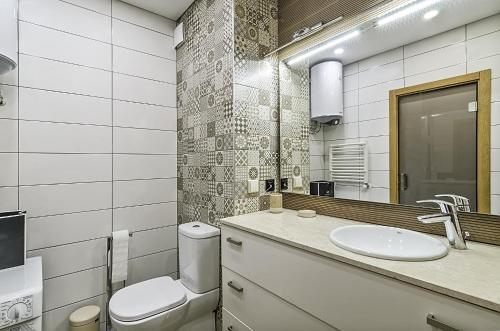 Ett badrum på Alek Apart Golden Sands