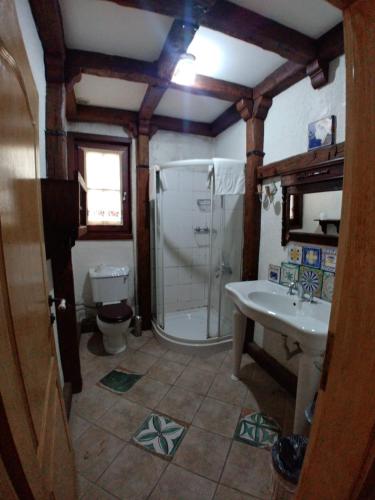 Konak Hotel Tuzlaにあるバスルーム