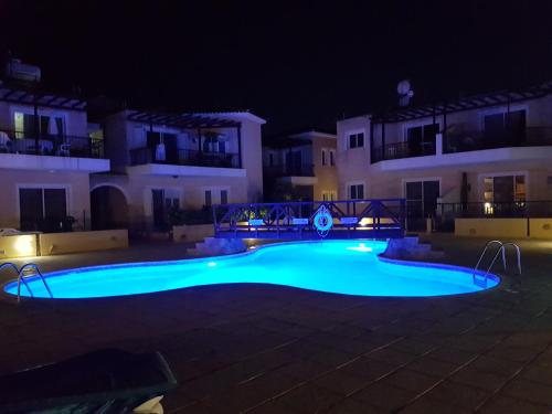 صورة لـ Charming 2 Bed. Ap. with swimming pool في Nea Paphos