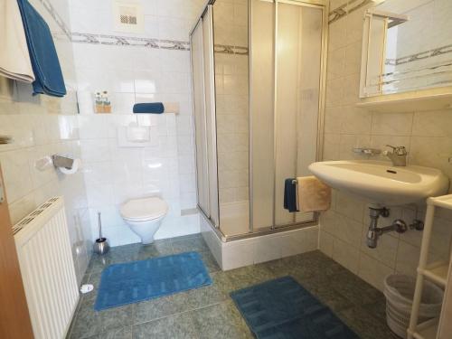 Kúpeľňa v ubytovaní Gästehaus Hechenblaikner