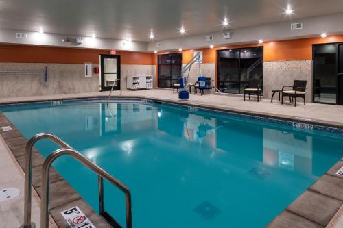 Bazén v ubytování Holiday Inn Express & Suites - The Dalles by IHG nebo v jeho okolí