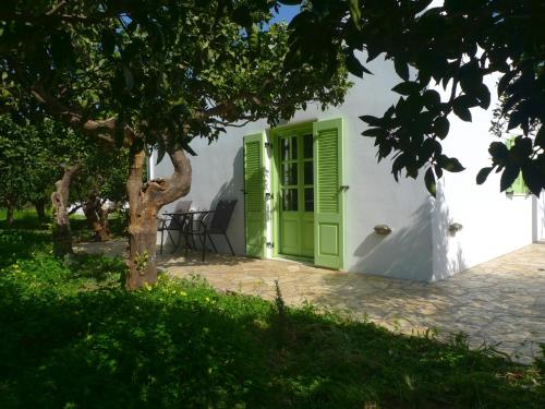 Imagen de la galería de Phlea Farm Studios, en Alinda