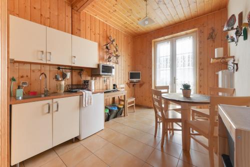 A kitchen or kitchenette at Willa Zachęta