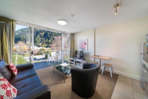 Et opholdsområde på Mountain View City Apartment