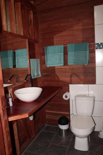 Koupelna v ubytování La tarima del colibri Ecolodge