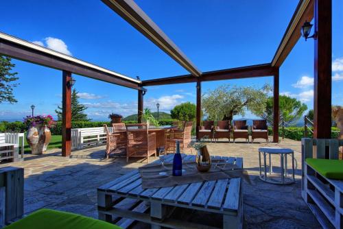 Villa Umbraにあるバルコニーまたはテラス