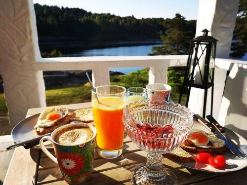 Minuman di The Monastery