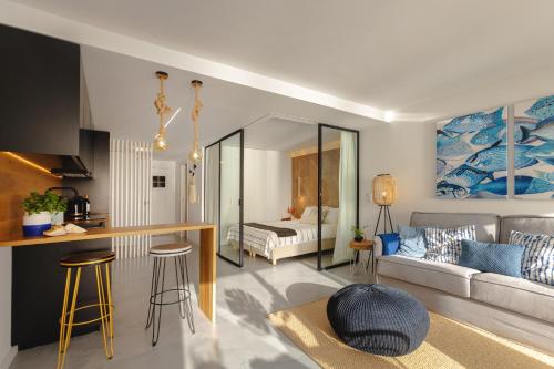 Sesimbra Hilltop Ocean View - Bay Apartment