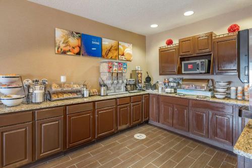 Køkken eller tekøkken på Comfort Inn Shelbyville North
