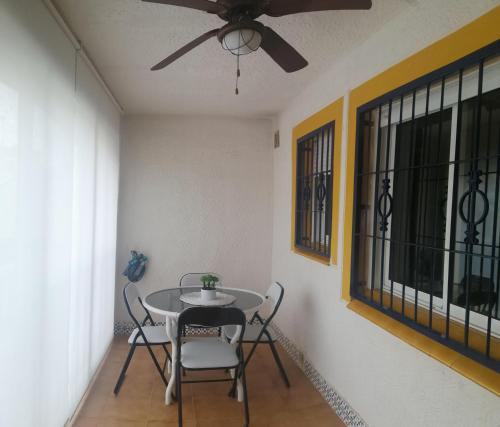 Fotografie z fotogalerie ubytování Apartamento adosado cerca del mar v destinaci Gran Alacant