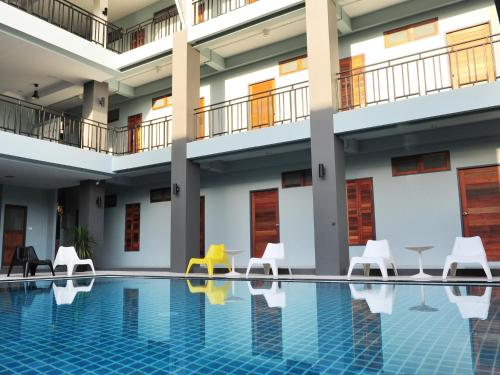 Kolam renang di atau dekat dengan Ruk Cozy