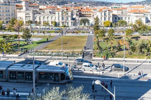 Gorgeous 1 Bdr with gardens view in the Old Town