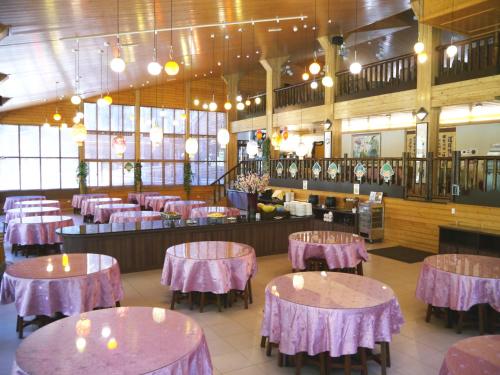 Restoran atau tempat lain untuk makan di Xitou Youth Activity Center