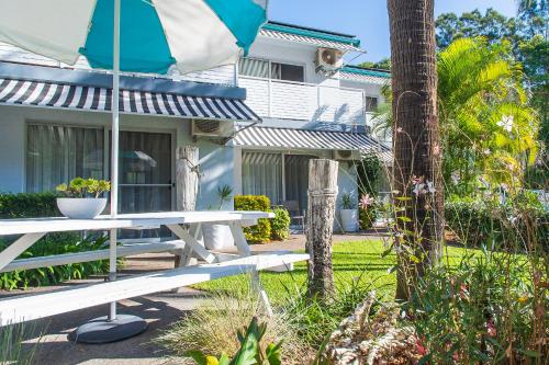 Un jardín fuera de Blueys Motel