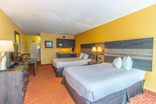 Landmark Resort Double Suite Unit 416 Sleeps 4