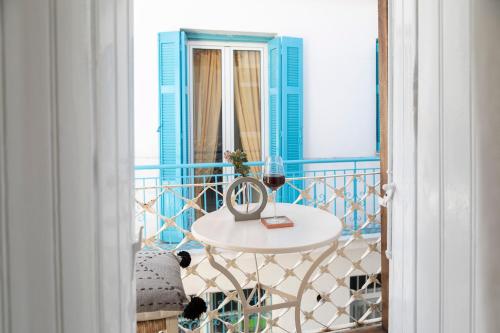 Casa Blue Old Port, Philian Collection