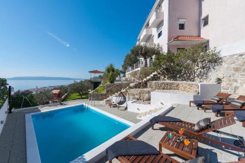 Villa Petra Apartment with private pool tesisinde veya buraya yakın yüzme havuzu