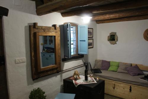 Ruang duduk di Vineyard Eco Cottage near Dubrovnik