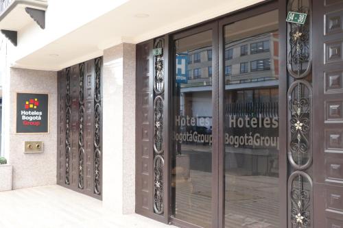 Fachada o entrada de Hotel Castellana Group