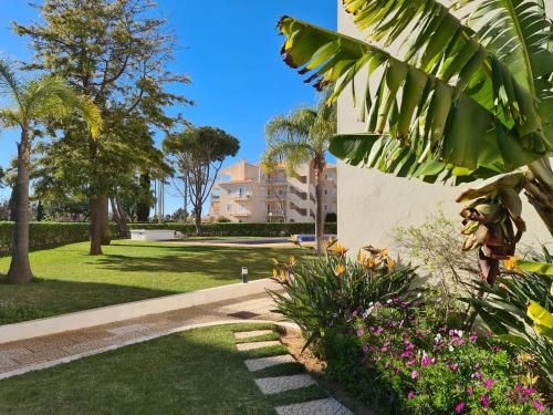 Protea 214-CleverDetails, Located in heart of Vilamoura Sleeps 2 adults, 1child