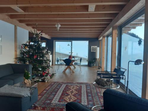 Posezení v ubytování Alpine Dream Chalet with Spa close to Lake Geneva