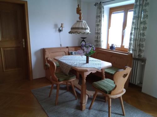 Gambar di galeri bagi Ferienwohnung Rötzer di Surheim