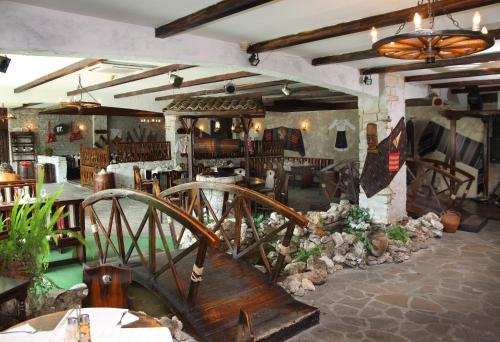 Εστιατόριο ή άλλο μέρος για φαγητό στο Grand Hotel Shumen