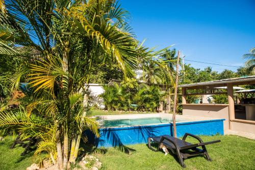 Swimming pool sa o malapit sa Gipsy Ranch Rooms