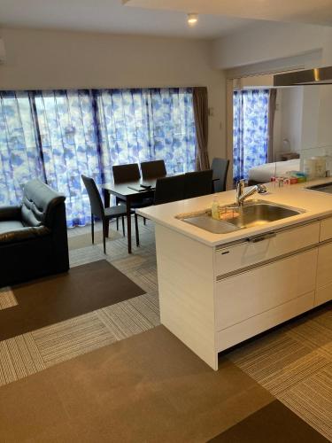 Una cocina o cocineta en A.T. Hotel Hakata
