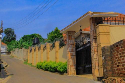 Gallery image of PNG Guest house Kitende in Kampala