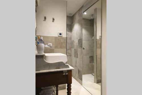 Ένα μπάνιο στο La maison Laugier charme, confort, authenticité