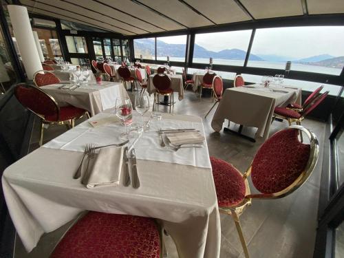 Restauracja lub miejsce do jedzenia w obiekcie Hotel Concorde