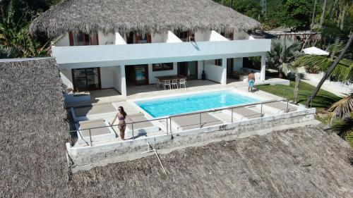 Бассейн в Casa del Mar Lodge Barahona или поблизости