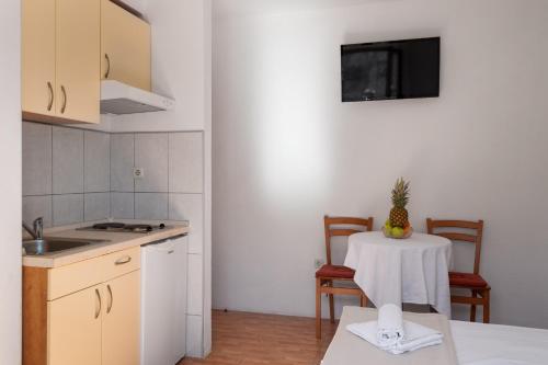 Foto da galeria de Niko Apartments em Drvenik