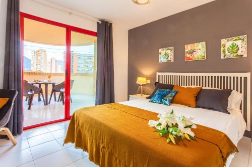 Postel nebo postele na pokoji v ubytování Apartamento Playa Levante Benidorm