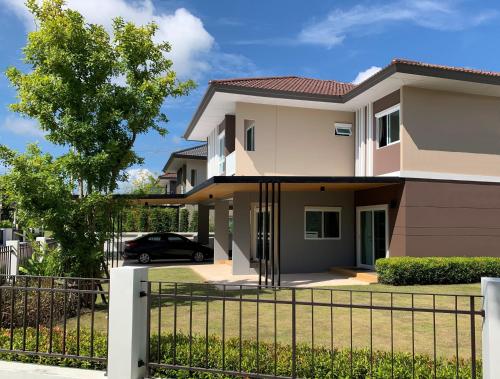 Fotografie z fotogalerie ubytování Saransiri - 3 bedroom villa with private pool, office room & fast Wi-fi ve městě Phuket