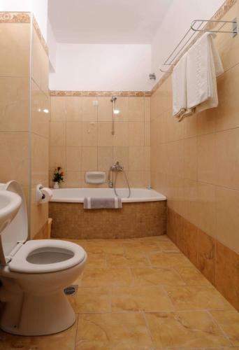 Un baño de Sunset Hotel