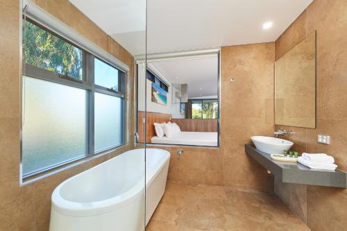 
A bathroom at Eight Willows Retreat
