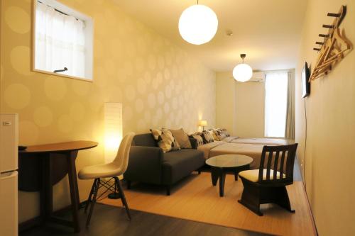Χώρος καθιστικού στο neko neko apartment