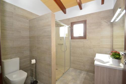 Ett badrum på Villa Flor de Sal 178 by Mallorca Charme
