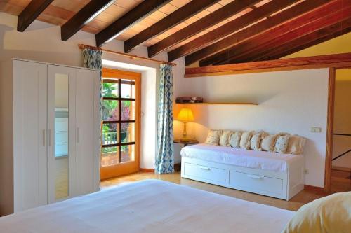 Postel nebo postele na pokoji v ubytování Villa Casa Binissagar II 106 by Mallorca Charme