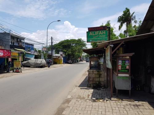 Kejiranan di persekitaran atau kejiranan dekat dengan hotel