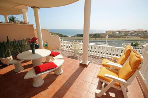 LAS DUNAS 9, beautiful beach front boutique villa with ocean view, pool and WiFi